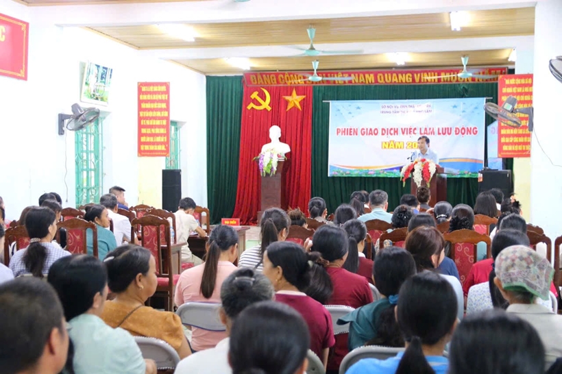 TỔ CHỨC THÀNH CÔNG PHIÊN GIAO DỊCH VIỆC LÀM TẠI XÃ THANH MAI